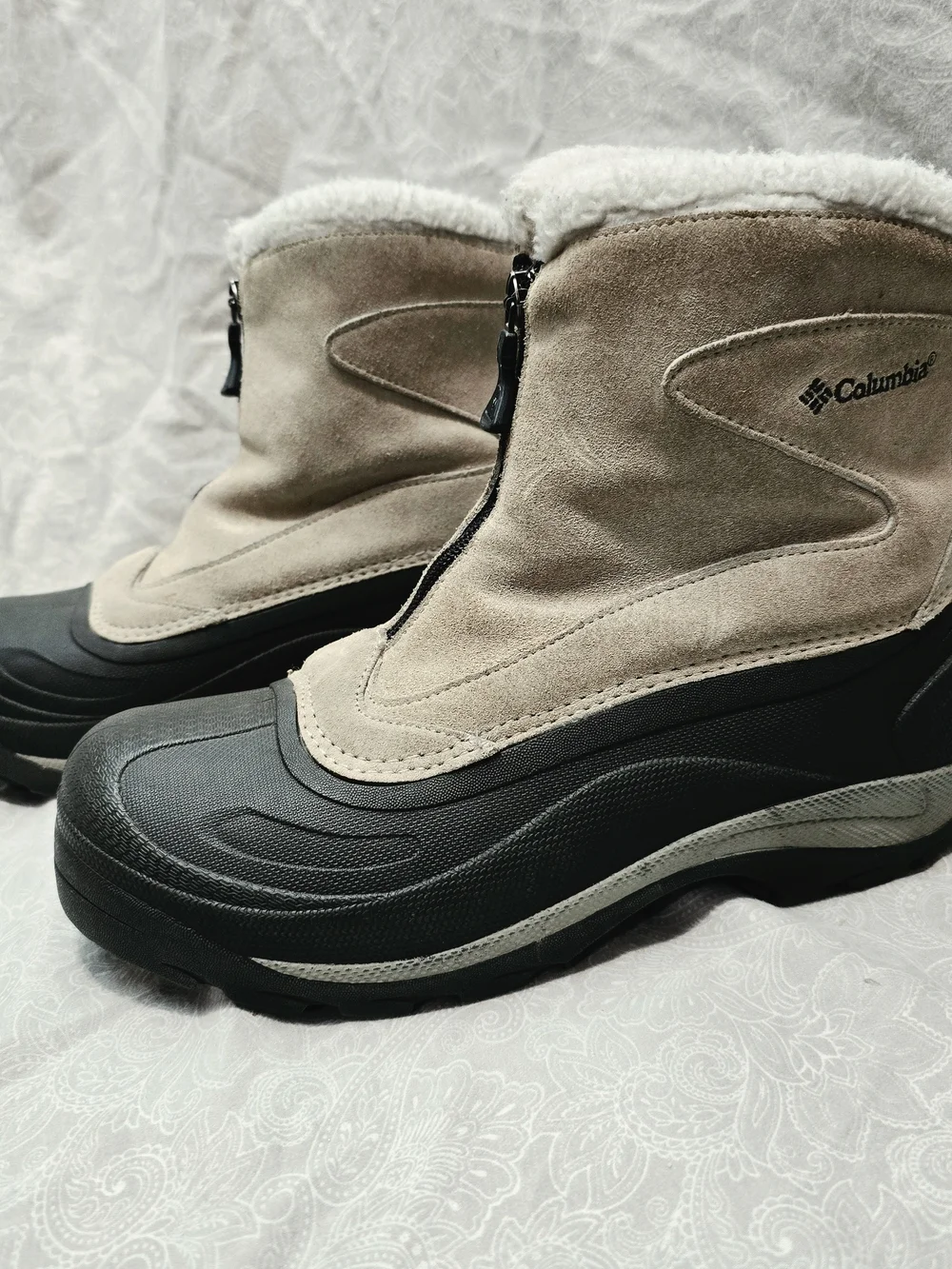 Columbia Women's Cascadian Snowchill Suede Winter Snow Boots Gray Size 10